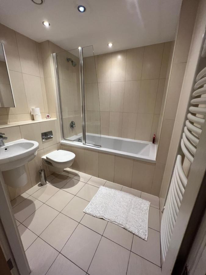 Bigkings Cosy 2 Bedroom Apartment With Free Parking In Central แมนเชสเตอร์ ภายนอก รูปภาพ